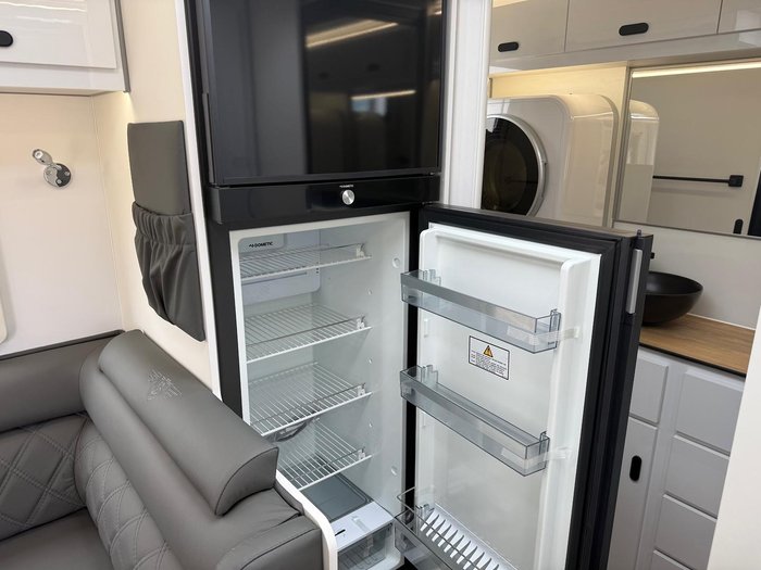 2025 JB Caravans Gatorx 18'6 Fd Tandem