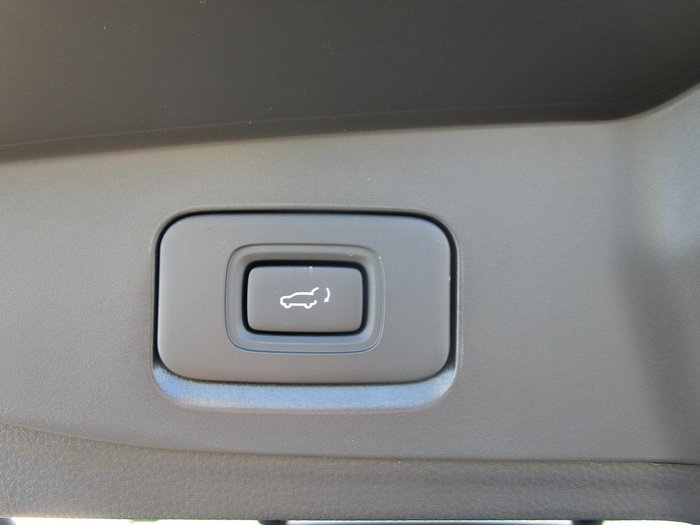 2025 Isuzu MU-X LS-T