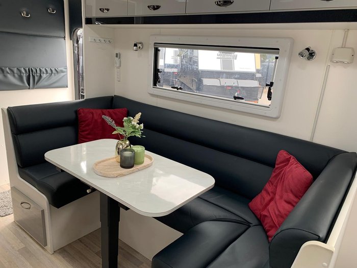 2021 Viscount V3 Caravan