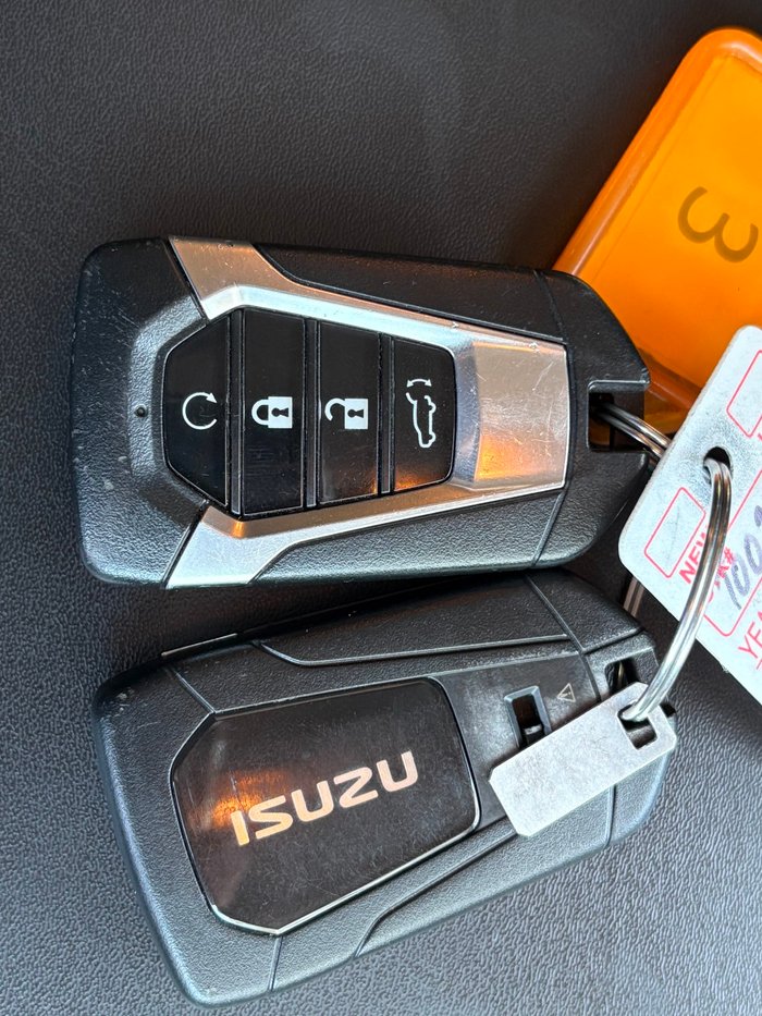 2024 Isuzu MU-X LS-T