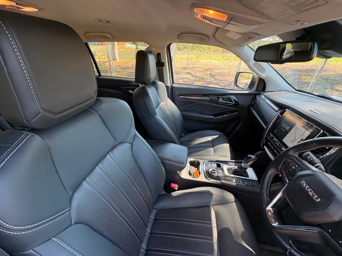 2023 Isuzu MU-X LS-T