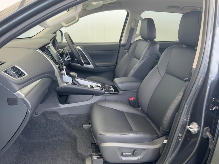 2025 Mitsubishi Pajero Sport GLS