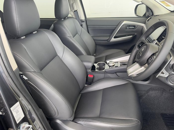 2025 Mitsubishi Pajero Sport GLS