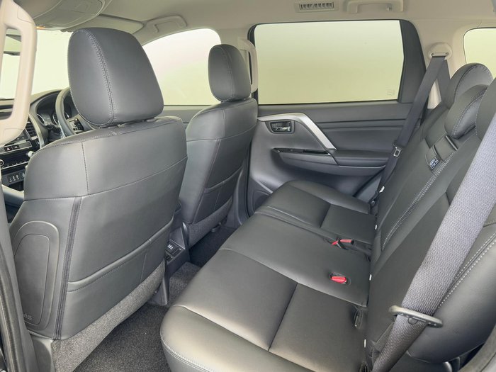 2025 Mitsubishi Pajero Sport GLS