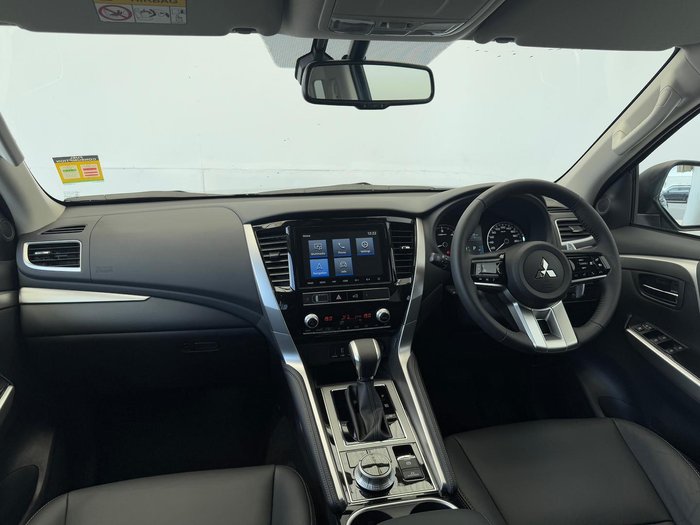 2025 Mitsubishi Pajero Sport GLS