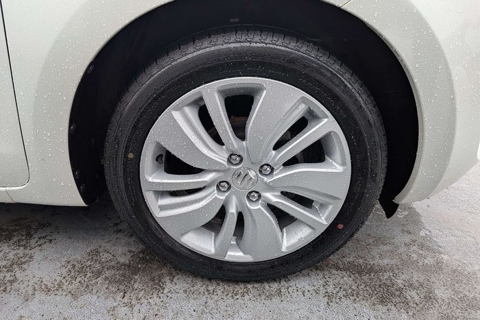 2019 Suzuki Swift GL Navigator