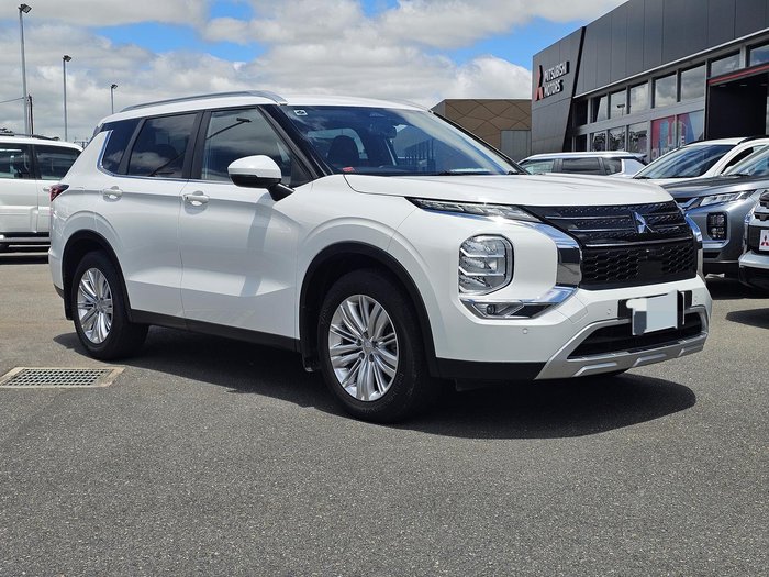 2022 Mitsubishi Outlander LS