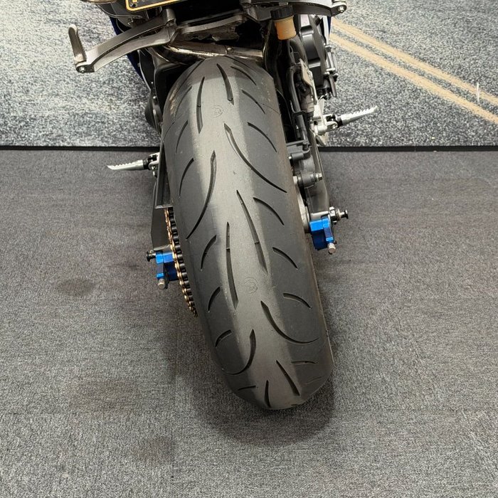 2010 Yamaha YZF-R1 Blue