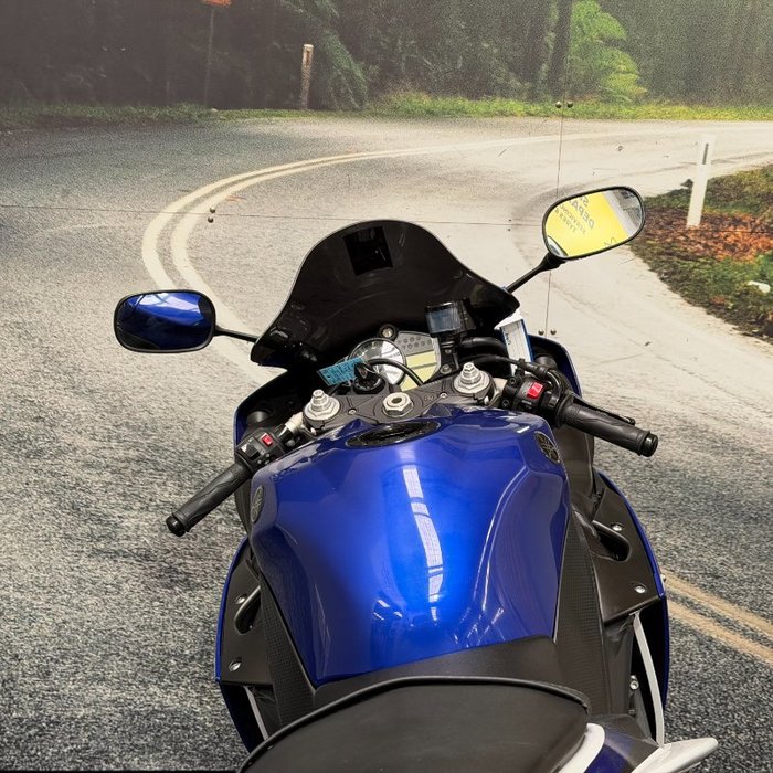 2010 Yamaha YZF-R1 Blue