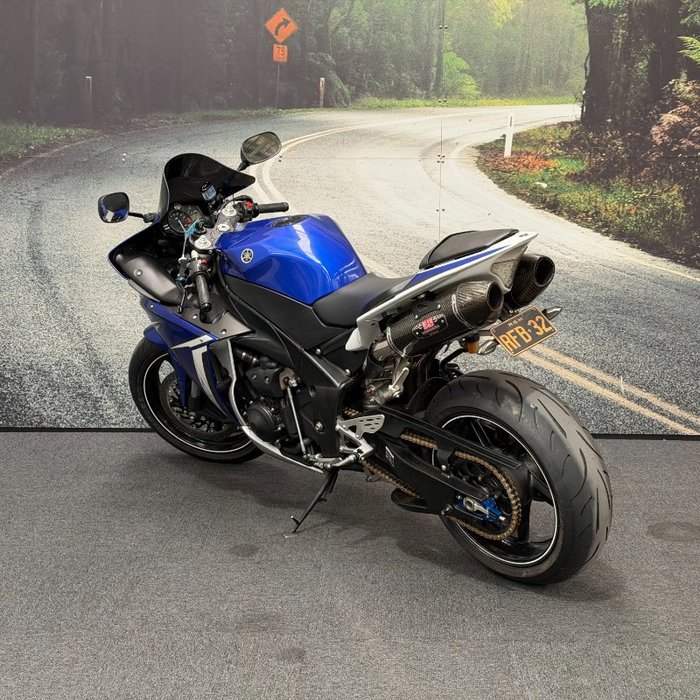 2010 Yamaha YZF-R1 Blue