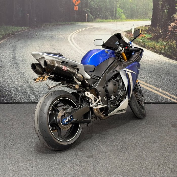 2010 Yamaha YZF-R1 Blue
