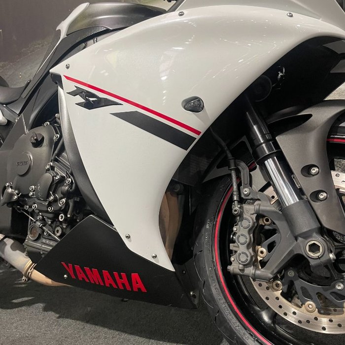 2014 Yamaha YZF-R1 White