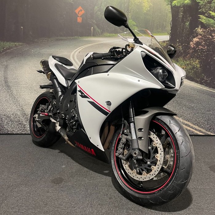 2014 Yamaha YZF-R1 White