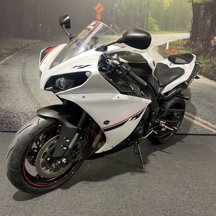 2014 Yamaha YZF-R1 White