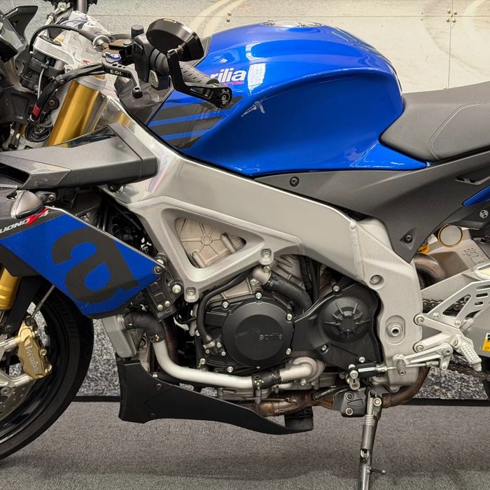 2016 APRILIA TUONO V4 FACTORY Blue