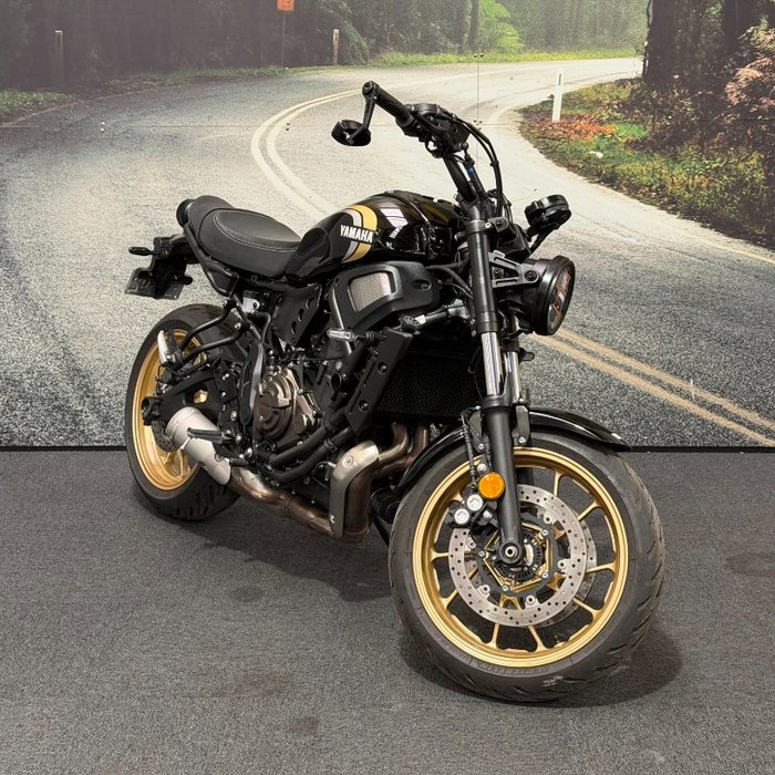 2022 Yamaha XSR700 Black
