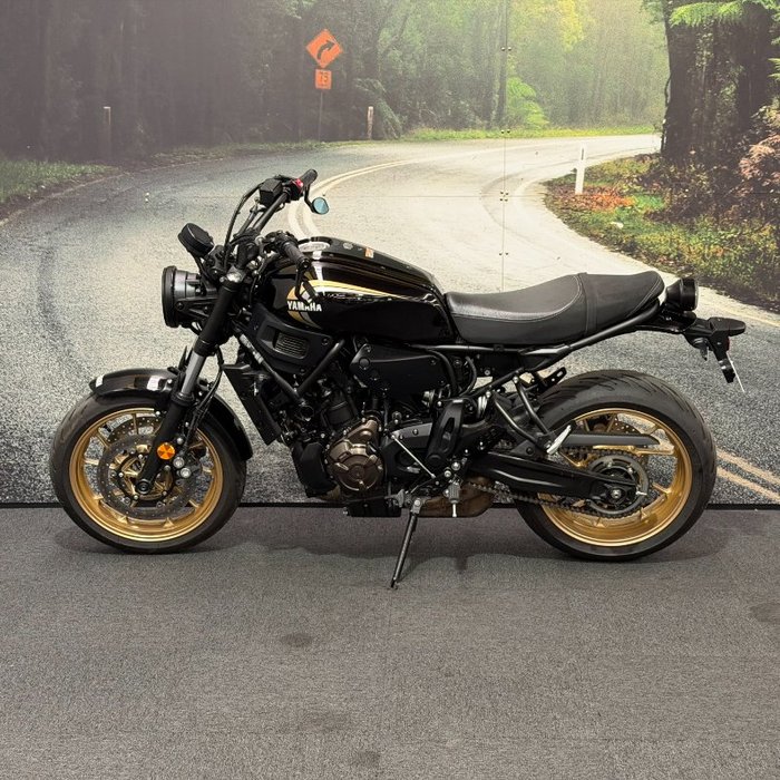 2022 Yamaha XSR700 Black