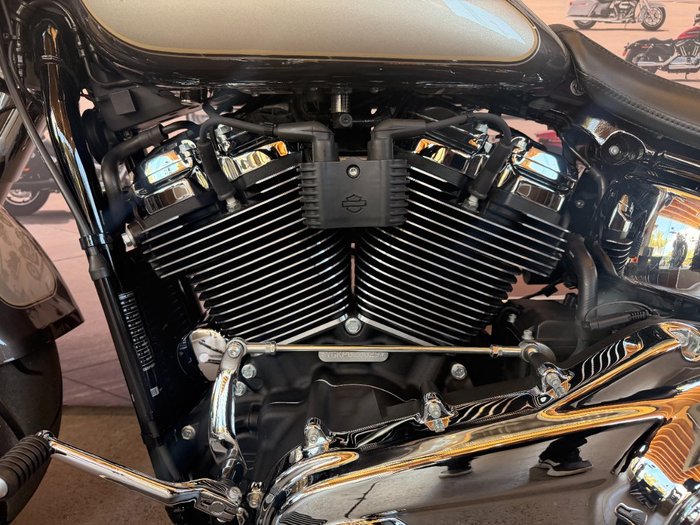 2023 Harley-davidson FLFBS FAT BOY S (114) GREY HAZE SILVER FORTUNE