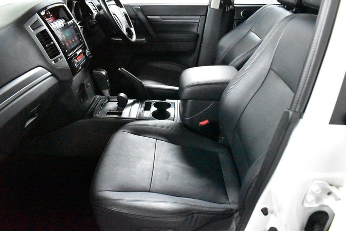 2020 Mitsubishi Pajero Exceed