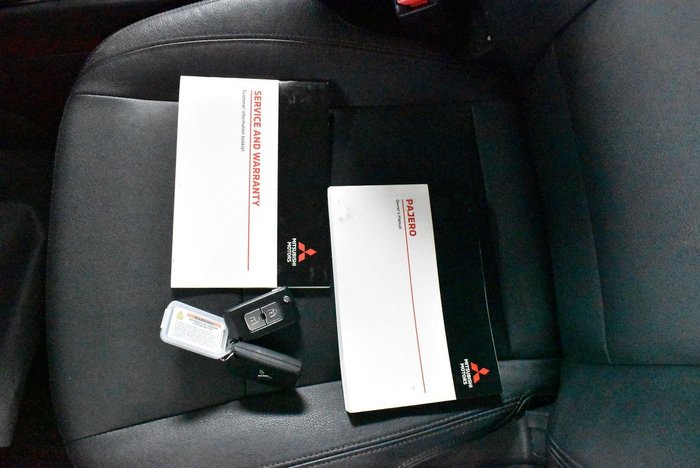 2020 Mitsubishi Pajero Exceed