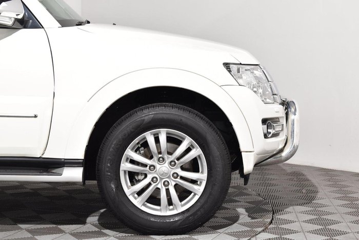 2020 Mitsubishi Pajero Exceed