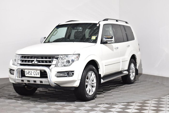2020 Mitsubishi Pajero Exceed