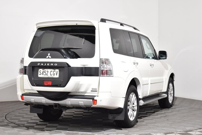 2020 Mitsubishi Pajero Exceed