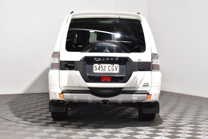 2020 Mitsubishi Pajero Exceed