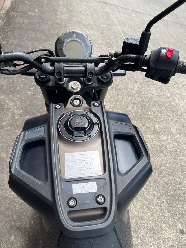 2023 HUSQVARNA SVARTPILEN 401 BLACK