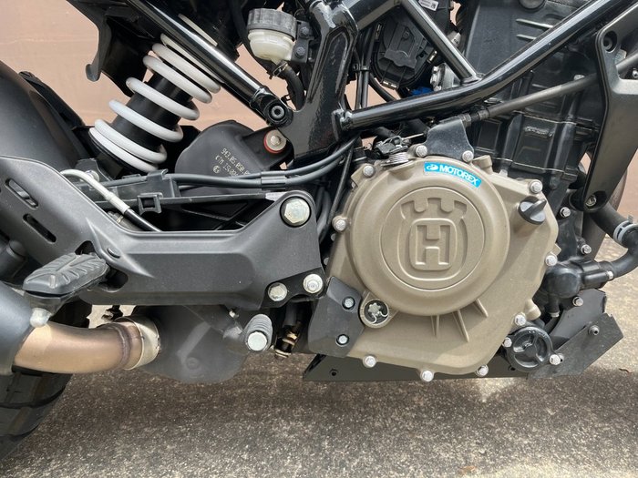 2023 HUSQVARNA SVARTPILEN 401 BLACK