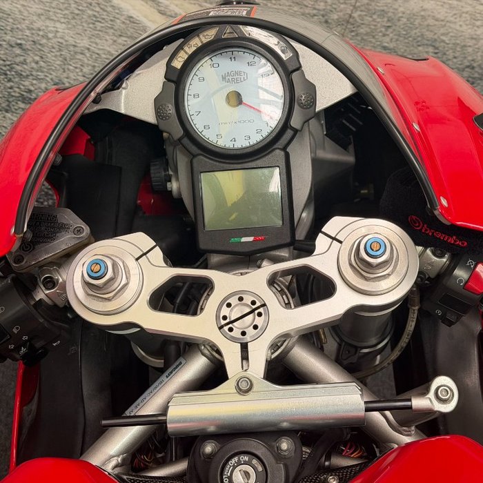 2004 DUCATI 749 Red