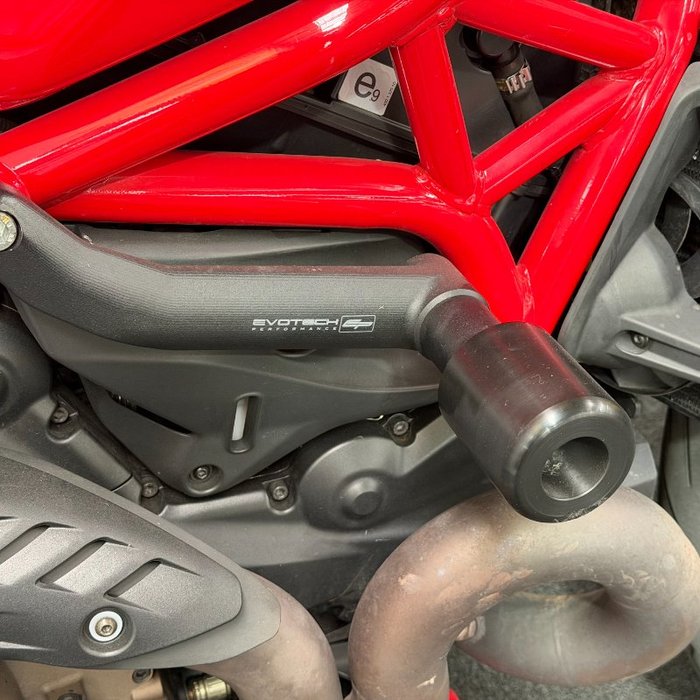 2014 DUCATI MONSTER 1200 Red