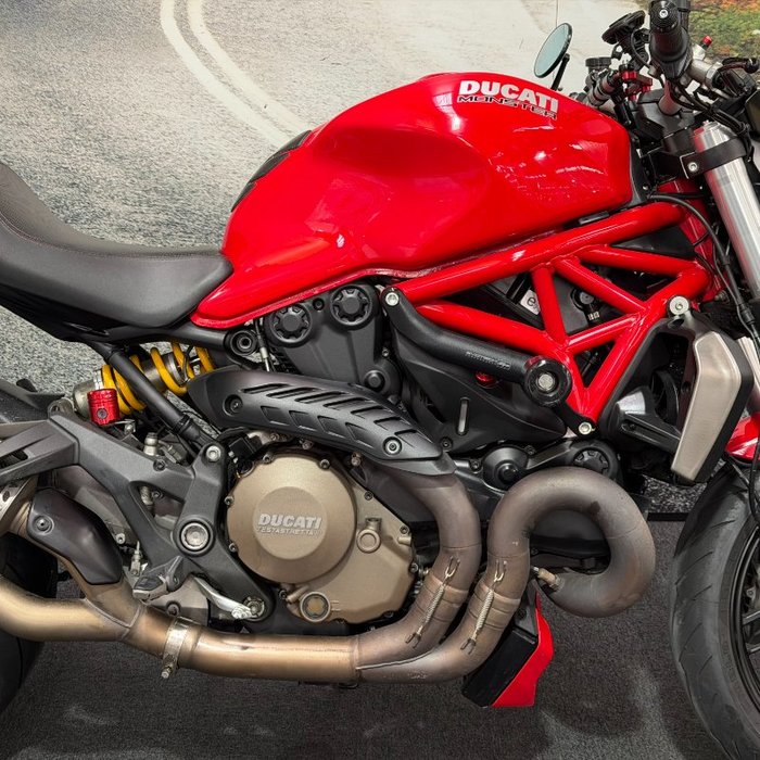 2014 DUCATI MONSTER 1200 Red