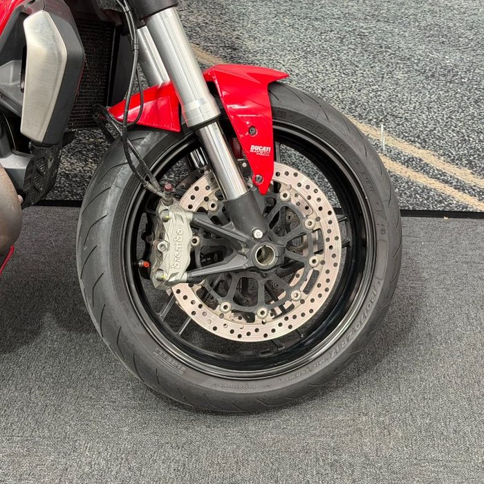 2014 DUCATI MONSTER 1200 Red