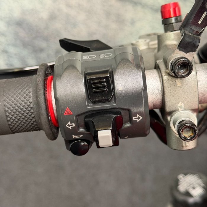 2014 DUCATI MONSTER 1200 Red