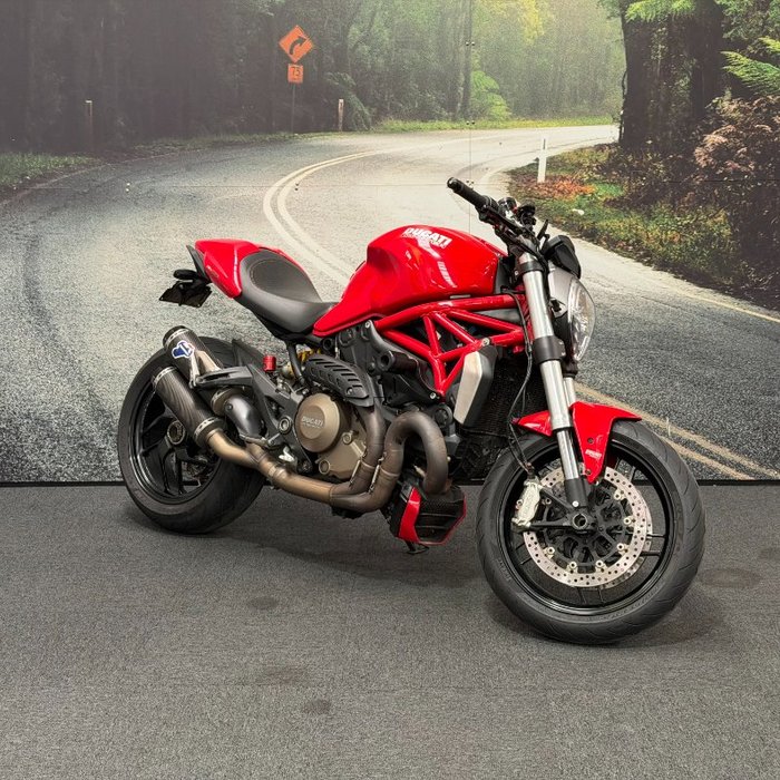 2014 DUCATI MONSTER 1200 Red