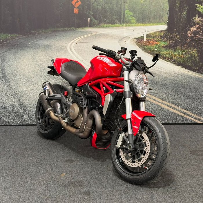 2014 DUCATI MONSTER 1200 Red