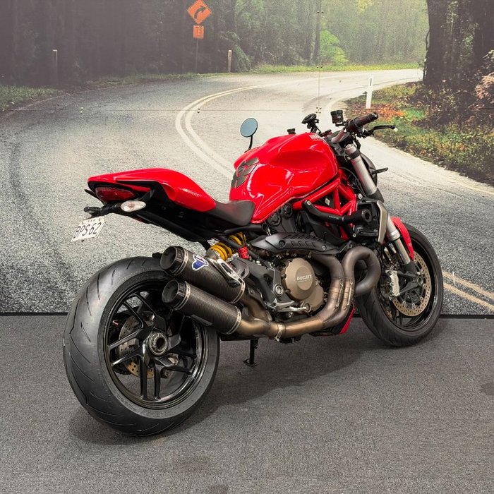 2014 DUCATI MONSTER 1200 Red