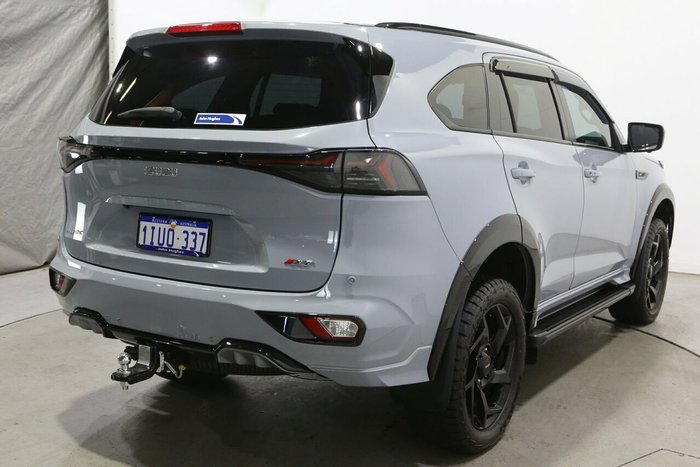 2025 Isuzu MU-X X-TERRAIN