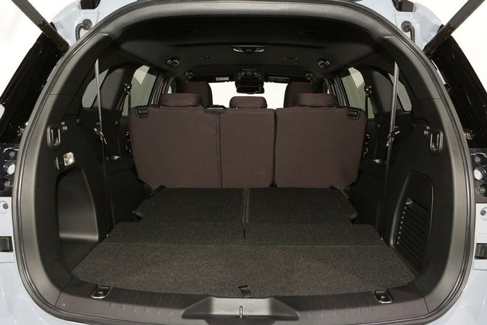 2025 Isuzu MU-X X-TERRAIN