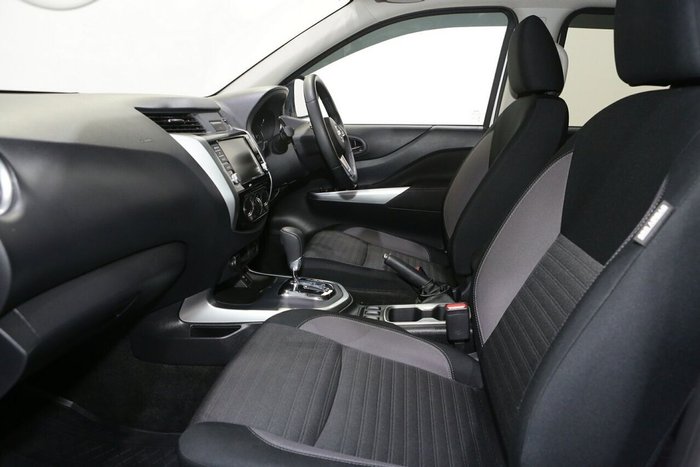 2023 Nissan Navara ST