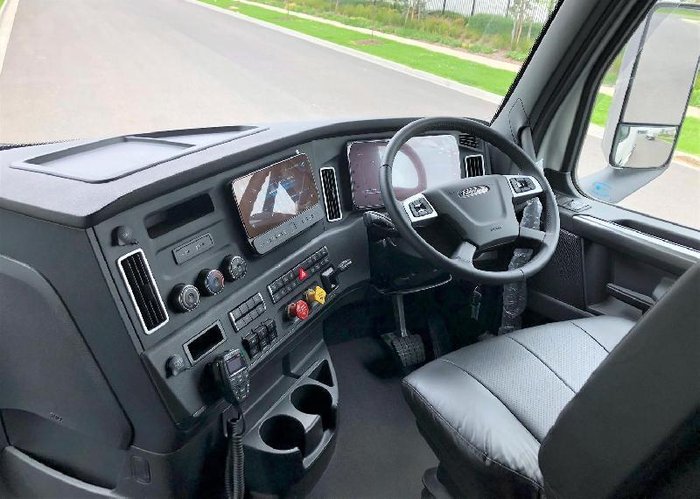 2024 Freightliner Cascadia 116 White