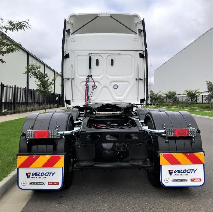 2024 Freightliner Cascadia 116 White