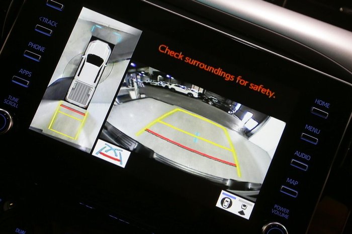 2025 Toyota Hilux SR5 48V