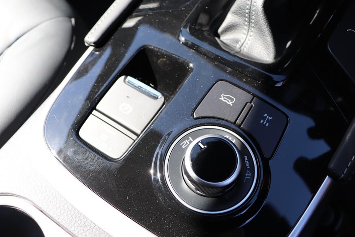 2025 Isuzu MU-X LS-T