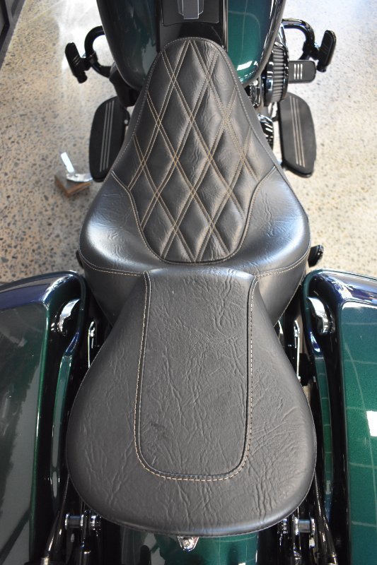 2021 Harley-davidson FLHRXS ROAD KING SPECIAL SNAKE VENOM