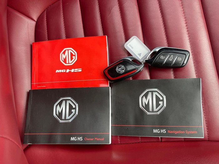 2021 MG HS Essence
