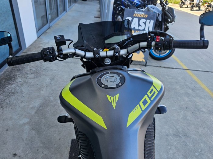 2018 Yamaha MT-09A Yellow