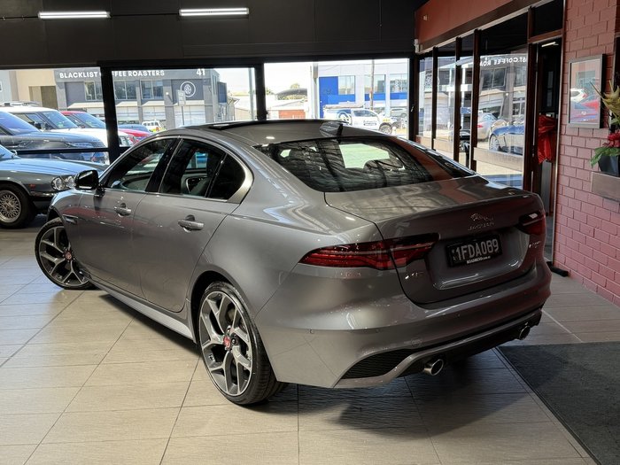 2021 Jaguar XE P300 R-Dynamic HSE