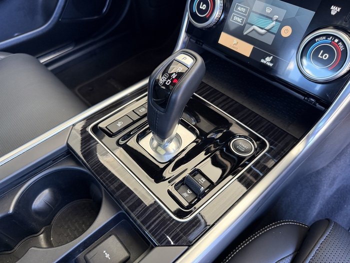 2021 Jaguar XE P300 R-Dynamic HSE